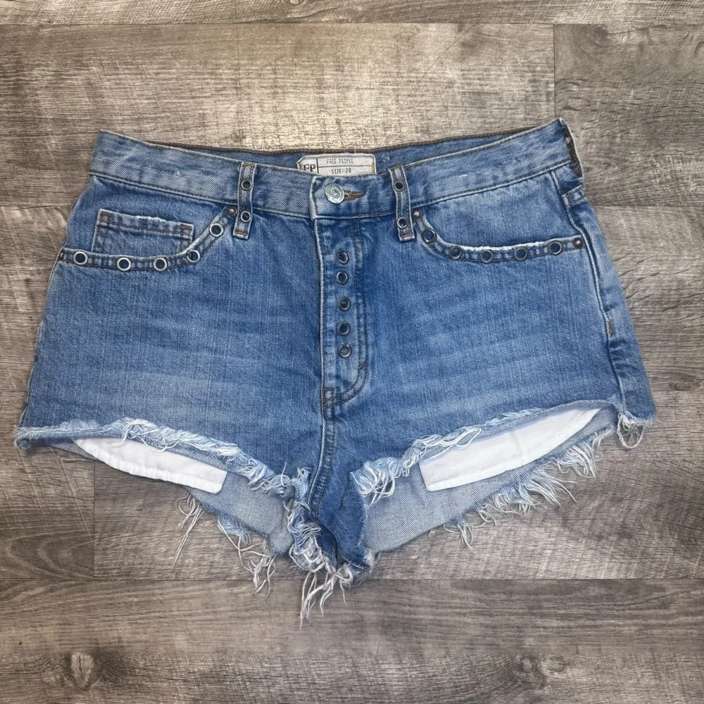 Free People Barcelona Nights Grommet Cutoff Distressed Jean Shorts Womens 28